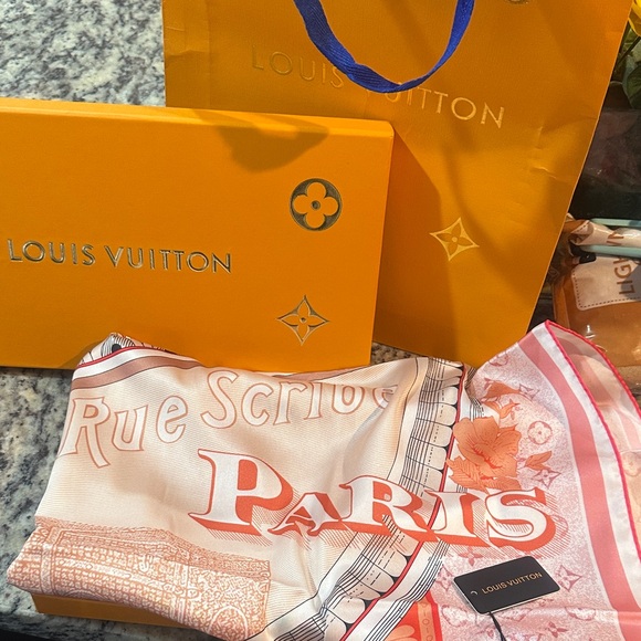Louis Vuitton Pink and Cream Paris Scarf - Picture 1 of 5